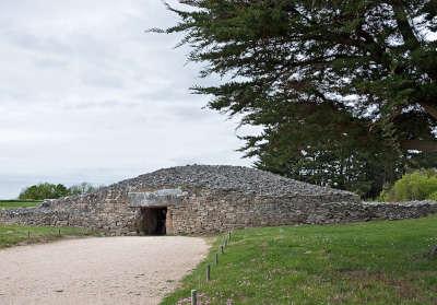 Locmariaquer cairn de la table des marchand road trip dans le morbihan guide touristique de la bretagne