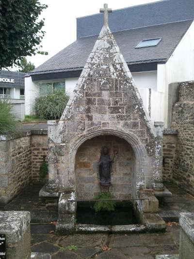 Locmine fontaine saint colomban road trip dans le morbihan guide touristique de la bretagne