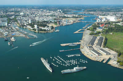Lorient ville d art et d histoire la rade de lorient vue du ciel routes touristiques dans le morbihan guide du tourisme en bretagne