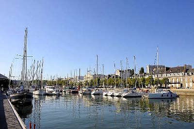 Lorient ville d art et d histoire le port routes touristiques dans le morbihan guide du tourisme en bretagne