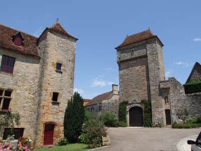 Loubressac plus beau village vue du village les routes touristiques du lot guide touristique midi pyrenees