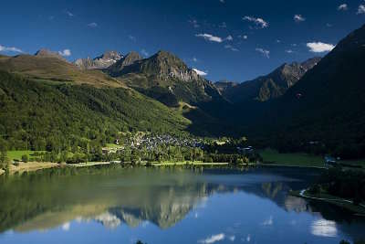 Loudenvielle lac de genos routes touristiques des hautes pyrenees guide du tourisme de midi pyrenees