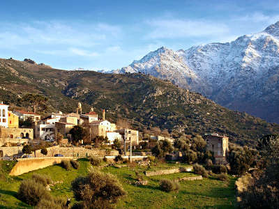 Lunghignano village de balagne routes touristiques en haute corse guide du tourisme de la corse