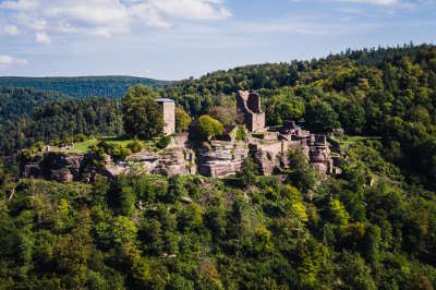 Lutzelbourg le chateau routes touristiques de la moselle guide du tourisme de la lorraine