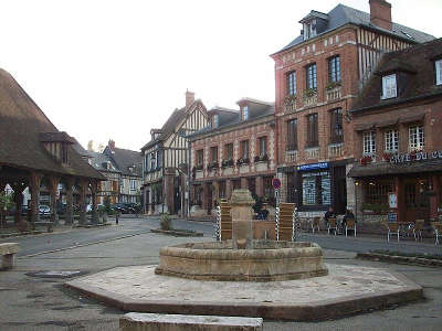 Lyons la foret plus beaux villages la place routes touristique de eure guide du tourisme normandie