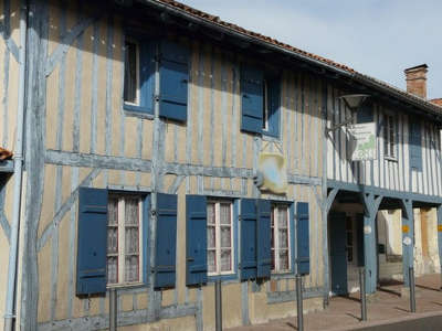 Maison traditionnelle à Sabres dans les Landes guide touristique