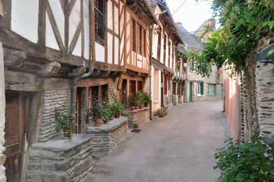 Malestroit avec ses maison a colombage petite cite de caractere routes touristiques dans le morbihan guide du tourisme en bretagne