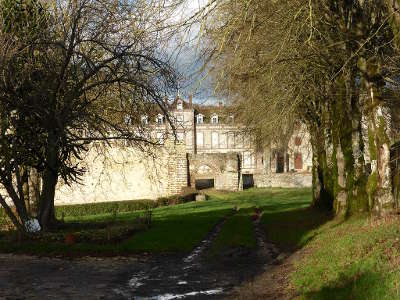 Manou entree du chateau routes touristiques dans l eure et loir guide du tourisme centre val de loire