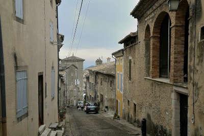 Marsanne rue vers la mairie routes touristiques de la drome guide touristique de rhone alpes