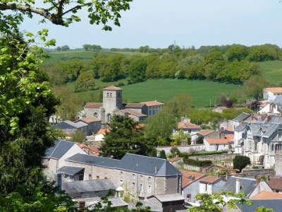 Mauleon routes touristique des deux sevres guide du tourisme de poitou charentes