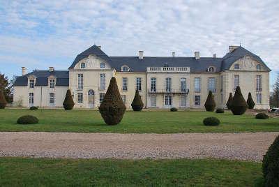 Medavy le chateau route au coeur de l histoire routes touristiques de l orne guide du tourisme normandie