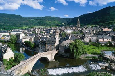 Mende ville d art et d histoire routes touristique de la lozere guide du tourisme du languedoc roussillon