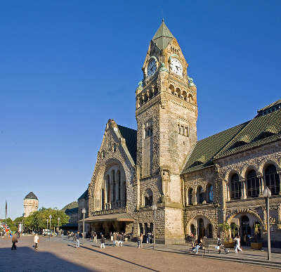 Metz ville d art et d histoire la gare routes touristiques de la moselle guide du tourisme de lorraine