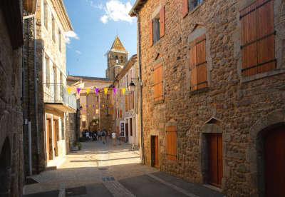 Meyras village de caractere eglise saint etienne routes touristiques de l ardeche guide du tourisme rhone alpes