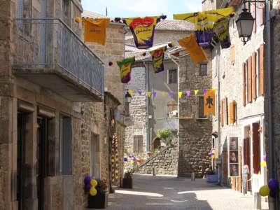 Meyras village de caractere routes touristiques de l ardeche guide du tourisme rhone alpes