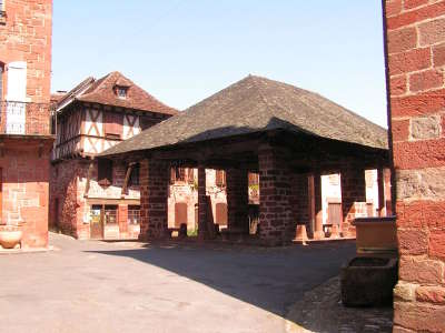 Meyssac les halles route du riant portail du midi a la riviera guide du tourisme en correze limousin