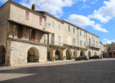 Mezin les arcades routes touristiques du lot et garonne guide du tourisme d aquitaine