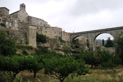 Minerve le pont plus beaux villages routes touristiques de herault guide touristique du languedoc roussillon