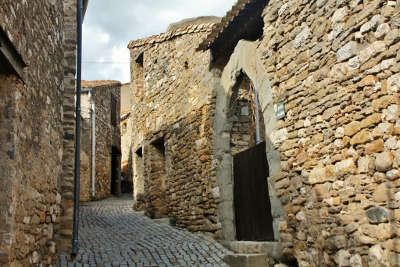 Minerve ruelle plus beaux villages routes touristiques de herault guide touristique du languedoc roussillon