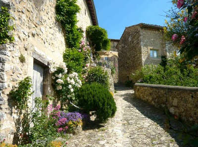 Mirmande plus beau village village perche ruelle fleurie routes touristiques de la drome guide touristique rhone alpes