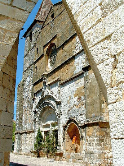 Monpazier eglise saint dominique l un des plus beaux villages de france les routes touristiques de la dordogne guide touristique de nouvelle aquitaine