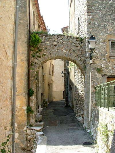 Mons village de caractere routes touristiques du var guide touristique de la provence alpes cote d azur