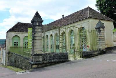 Montbard l entree du musee buffon routes touristiques de la cote d or guide touristique de bourgogne