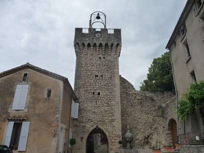 Montbrun les bains plus beau village village perche le beffroi routes touristiques de la drome guide touristique rhone alpes