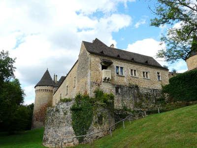 Montignac lascaux chateau de coulonges routes touristiques de la dordogne guide du tourisme d aquitaine