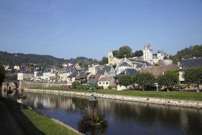 Montignac lascaux la vezere routes touristiques de la dordogne guide du tourisme d aquitaine