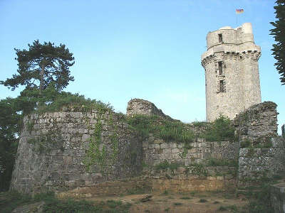 Montlhery le chateau routes touristiques de essonnes guide touristique de ile de france