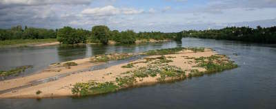 Montlouis sur loire route des vins de tourraine rive gauche entre saumur et chenonceaux