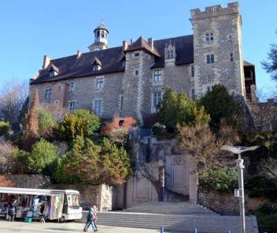 Montlucon ville d art et d histoire chateau des ducs de bourbon routes touristiques de l allier guide touristique de l auvergne
