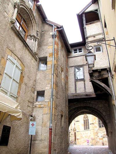 Montlucon ville d art et d histoire le passage du doyenne routes touristiques de l allier guide touristique de l auvergne