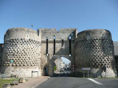 Montreuil bellay petite cite de caractere l enceinte fortifie routes touristiques de maine et loire guide du tourisme du pays de la loire