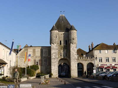Moret sur loing porte de paris routes touristiques de seine et marne guide touristique ile de france
