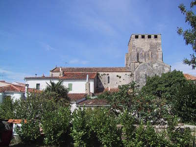 Mornac sur seudre plus beau village eglise saint pierre routes touristique de charente maritime guide du tourisme poitou charente