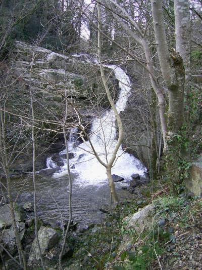 Mortain grande cascade routes touristiques de la manche guide touristique de normandie