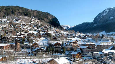 Morzine sous la neige routes touristiques de haute savoie guide du tourisme de rhone alpes