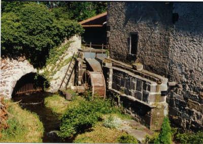 Mozac moulin cheminat routes touristiques du puy de dome guide touristique de l auvergne