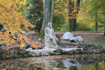 Munster statue de neptune uvre du sculpteur landolin ohmacht guide du tourisme du haut rhin alsace