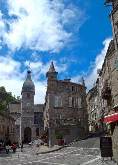 Murat petite cite de caractere l eglise notre dame routes touristiques du cantal guide touristique de l auvergne