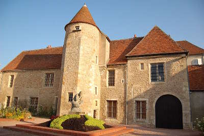 Musee saint vic saint amand montrond route jacques c ur guide du tourisme du centre val de loire