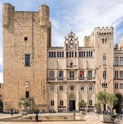 Narbonne hotel de ville ville dart et d histoire routes touristiques de aude guide du tourisme d occitanie