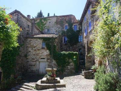 Naves village de caractere ruelle les routes touristiques de l ardeche guide du tourisme rhone alpes