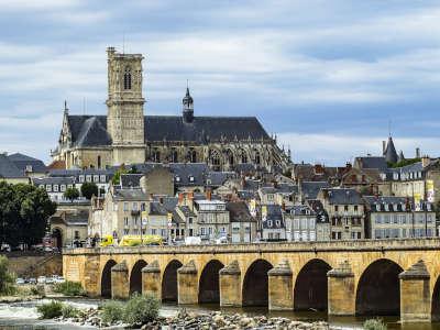 Nevers ville d art et histoire cathedrale saint cyr et sainte julitte de nevers routes touristiques de la nievre guide touristique de bourgogne