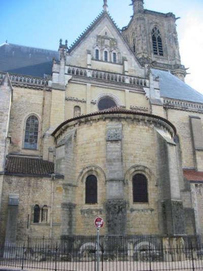 Nevers ville d art et histoire l abside romane de la cathedrale saint cyr et sainte julitte routes touristiques de la nievre guide touristique de bourgogne