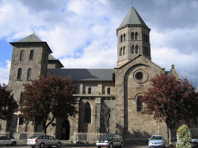 Notre dame des miracles mauriac le cantal guide touristique