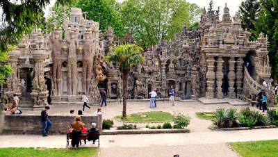 Palais ideal du facteur cheval hauterive facade est routes touristiques de la drome guide touristique rhone alpes