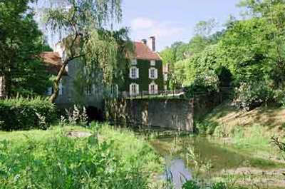 Parc du moulin d athie jardin remarquable routes touristiques en cote d or guide du tourisme en bourgogne